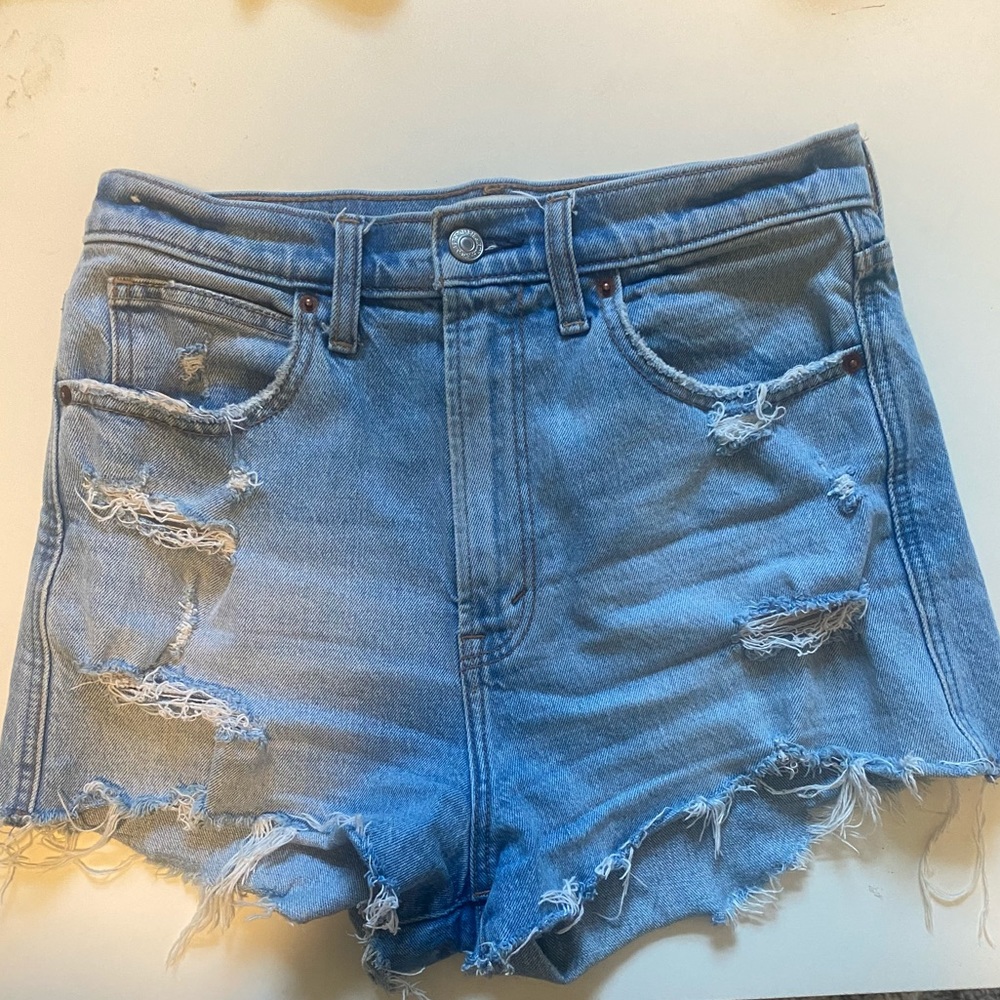 Abercrombie ultra high rise mom short